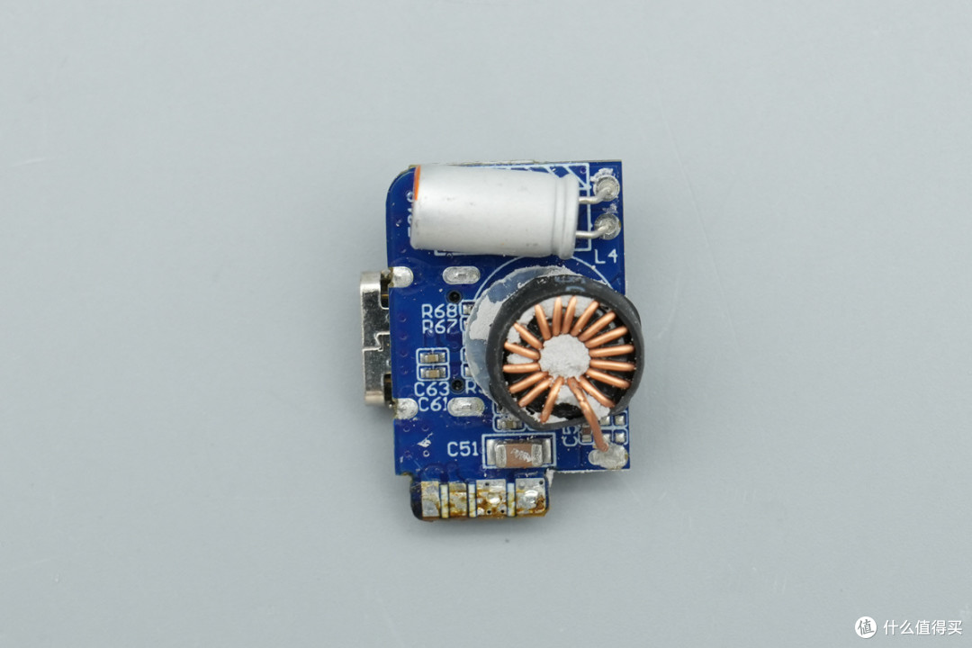 PD3.2+28V5A加持,异泽140W四口氮化镓充电器拆解