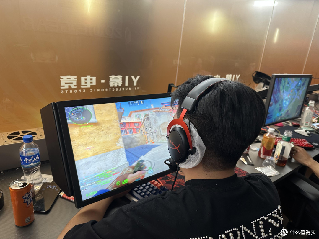 CS电竞高光瞬间:并肩作战