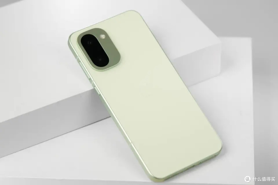 一加终于妥协,8300mAh+骁龙8Gen5+IP69K防水,旗舰新机重回低价