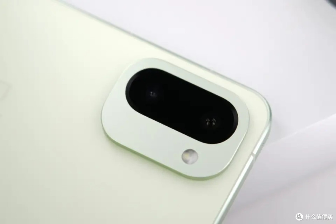 一加终于妥协,8300mAh+骁龙8Gen5+IP69K防水,旗舰新机重回低价