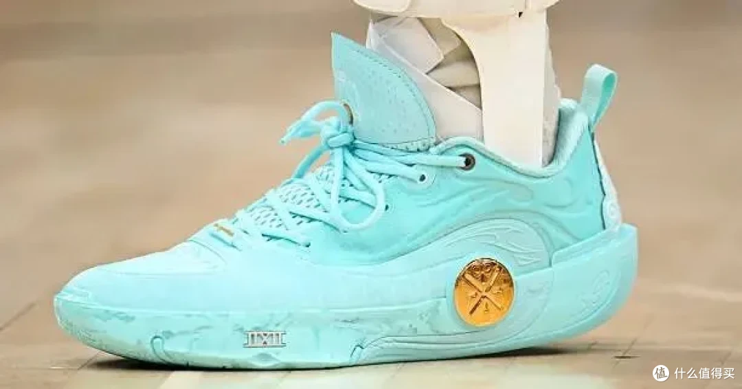 【NBA每日上脚】Nike8.9亿签库里!迪子再次痛失阿克伦之子?