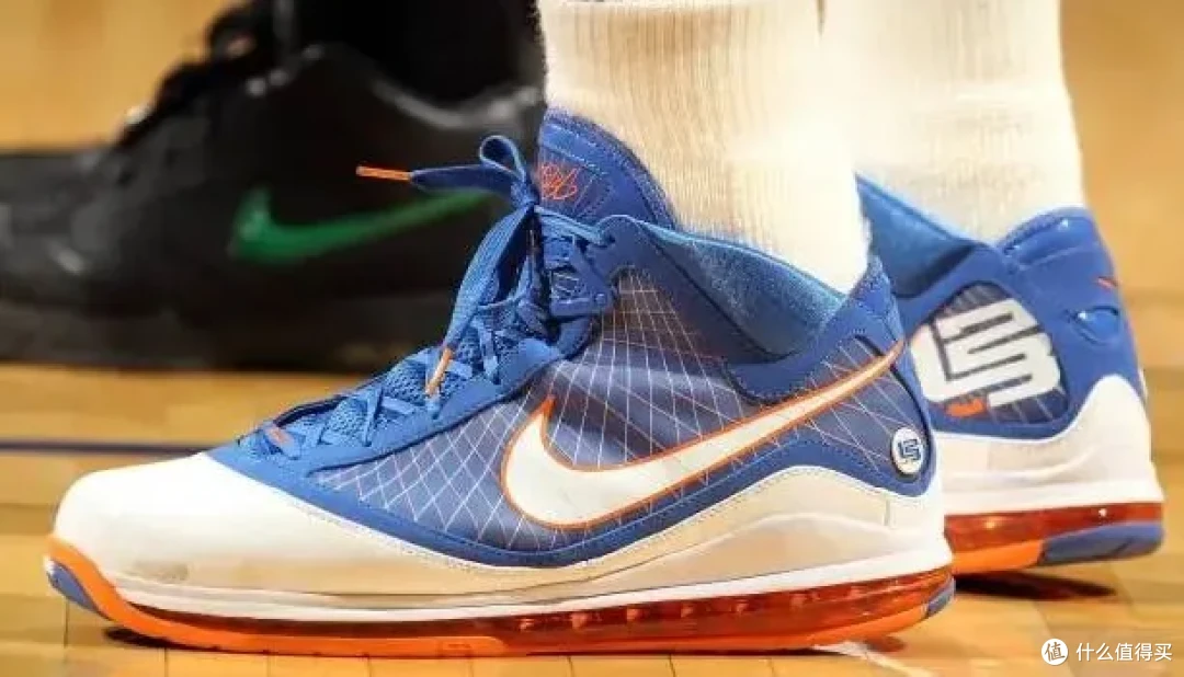 【NBA每日上脚】Nike8.9亿签库里!迪子再次痛失阿克伦之子?