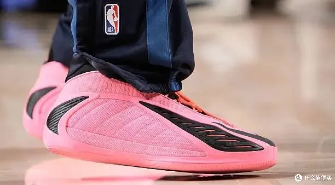 【NBA每日上脚】Nike8.9亿签库里!迪子再次痛失阿克伦之子?