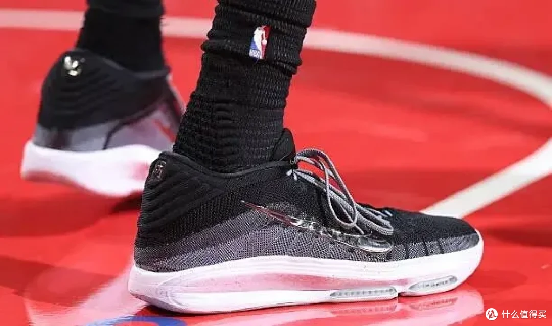 【NBA每日上脚】Nike8.9亿签库里!迪子再次痛失阿克伦之子?