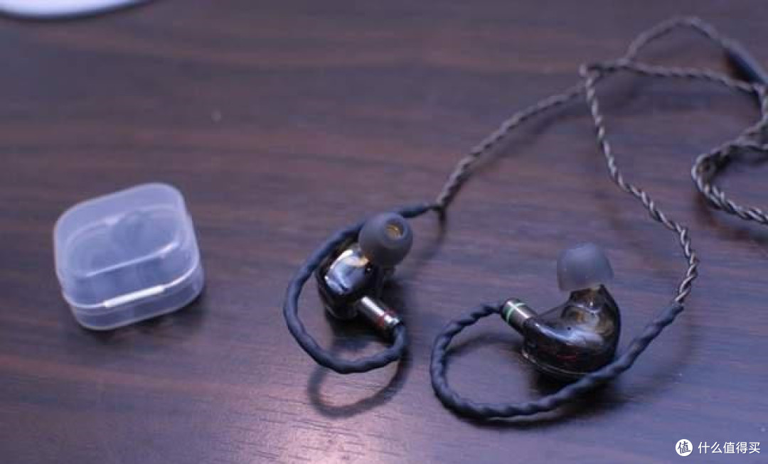 百元级耳机里的战斗机,西圣HiFi 1:如何用黑科技吊打千元旗舰?
