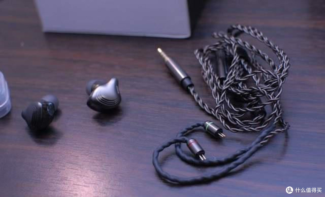 百元级耳机里的战斗机,西圣HiFi 1:如何用黑科技吊打千元旗舰?