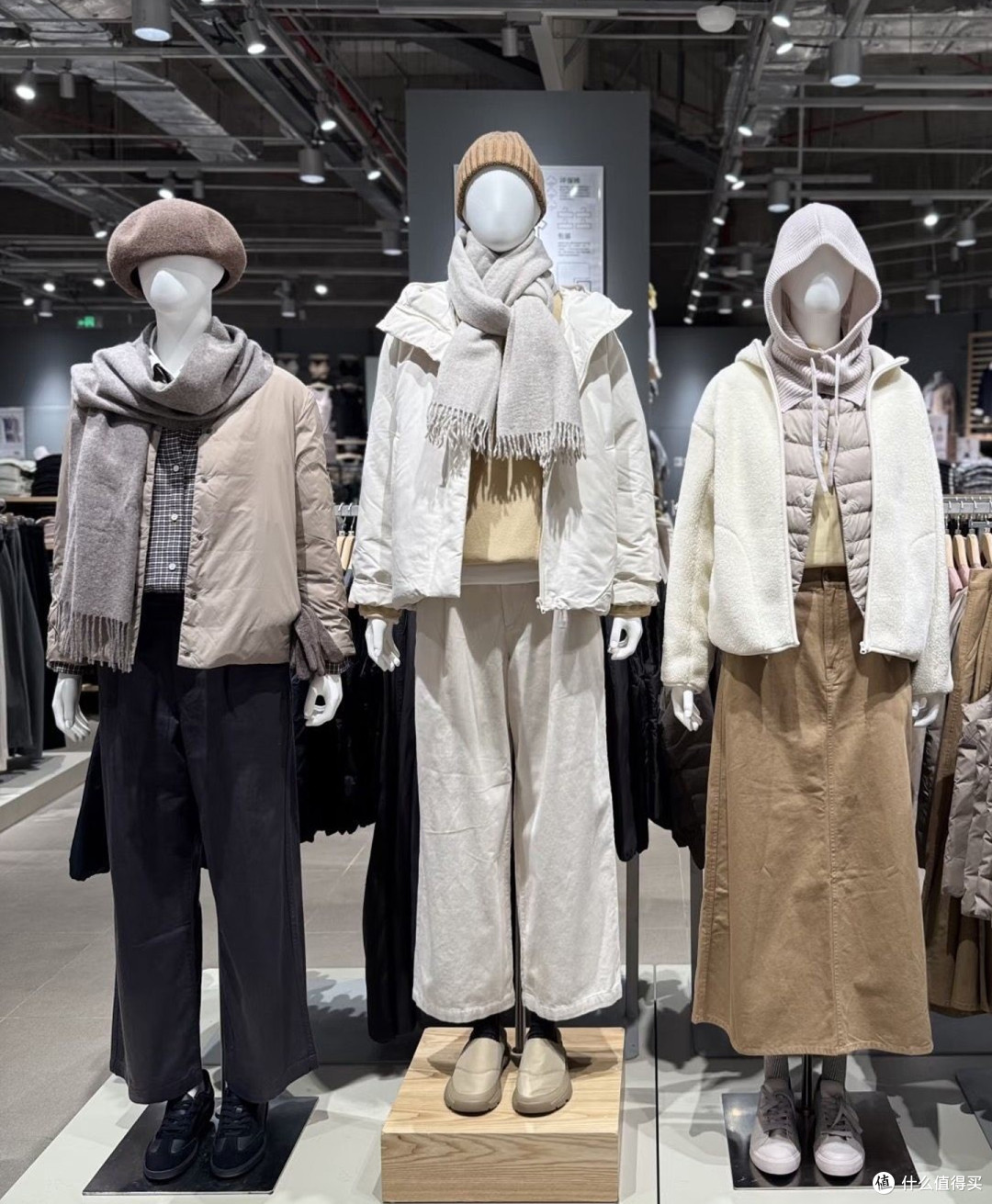 中年女人的衣服：买精不买杂，这4个品牌的衣服，不输LV、香奈儿