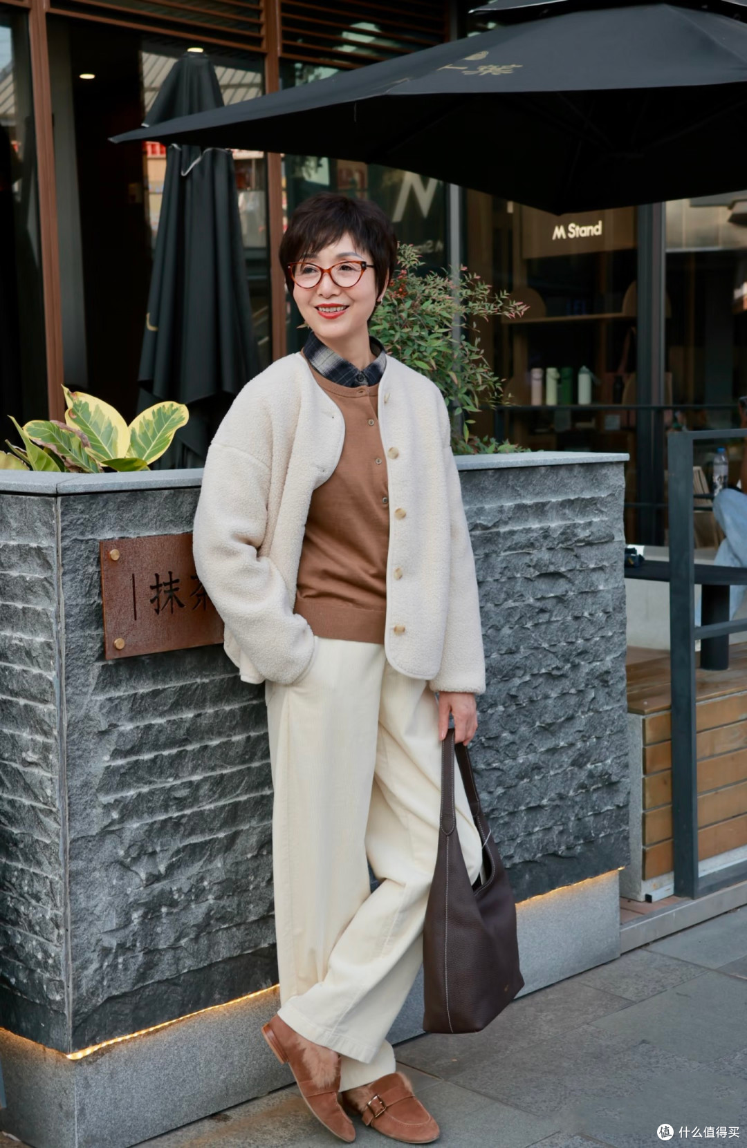 中年女人的衣服：买精不买杂，这4个品牌的衣服，不输LV、香奈儿
