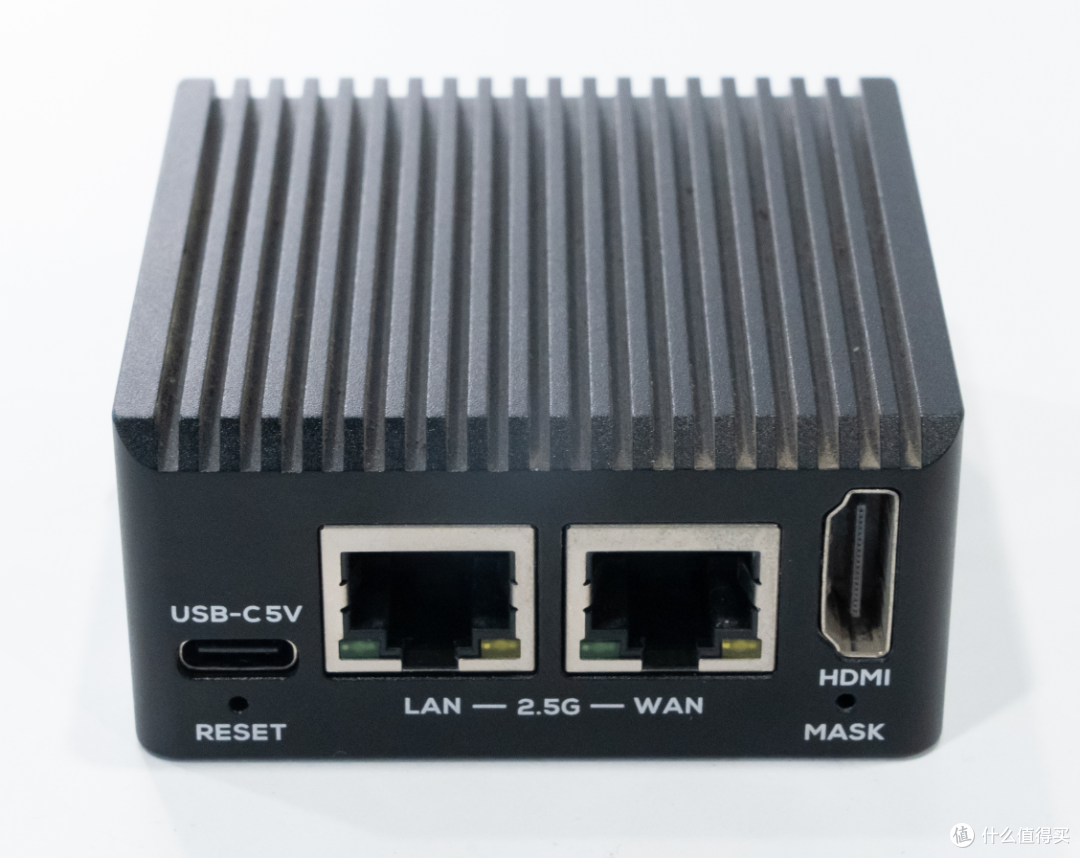 兄弟们400圆的R5C到祸了,听说iStoreNext搞了个路由+NAS
