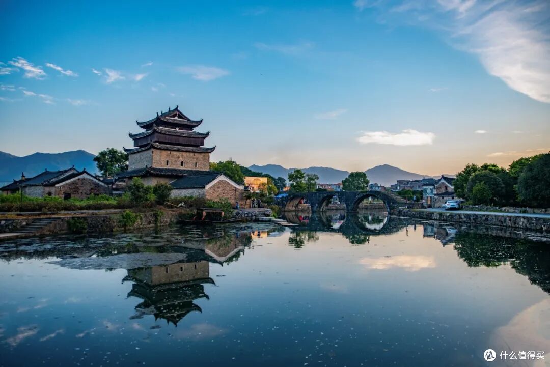 又火了一座冷门宝藏小城!有人文有山水更好吃,100块能吃一天!