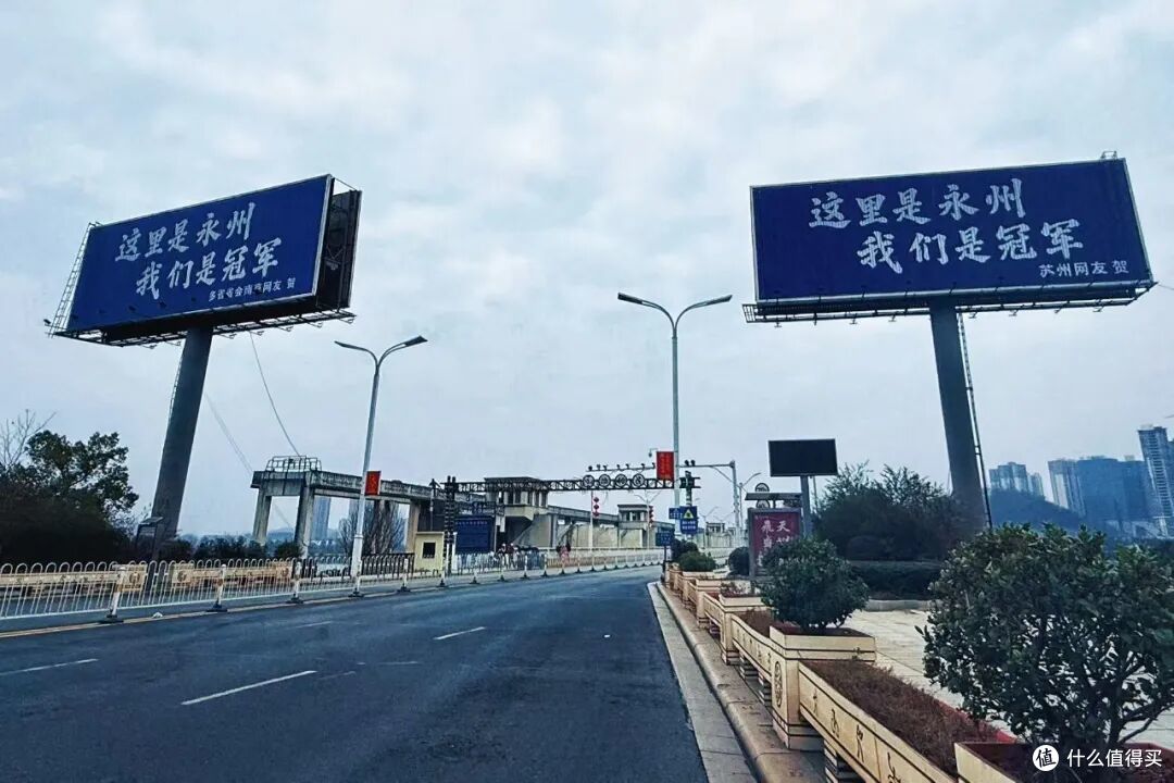 又火了一座冷门宝藏小城!有人文有山水更好吃,100块能吃一天!