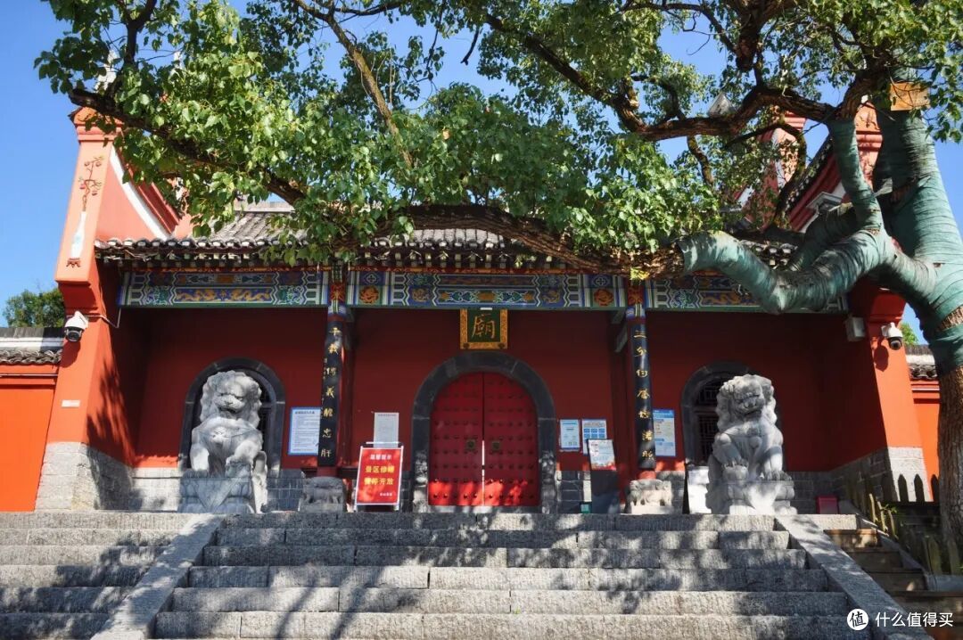 又火了一座冷门宝藏小城!有人文有山水更好吃,100块能吃一天!