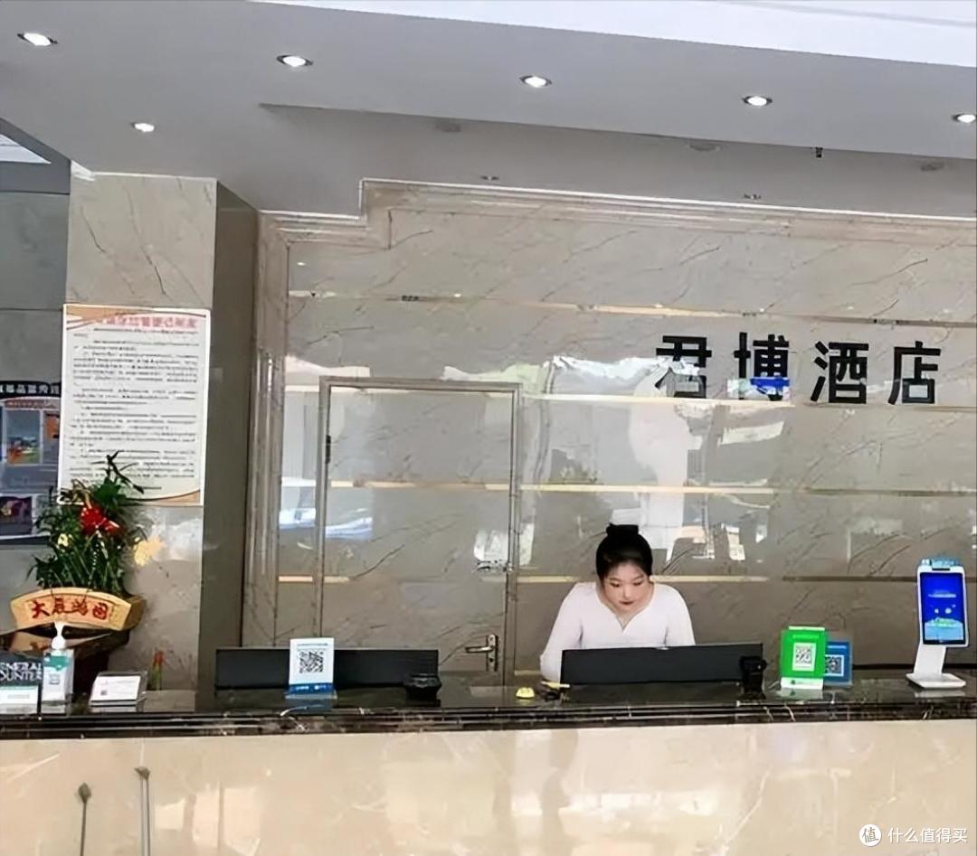 五星级酒店倒闭潮来了,但全季凭3毛一瓶的水,给同行狠狠上一课