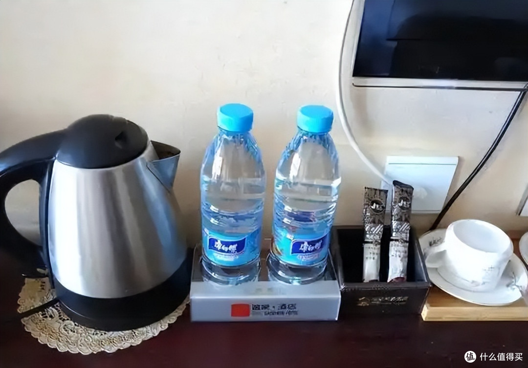 五星级酒店倒闭潮来了,但全季凭3毛一瓶的水,给同行狠狠上一课