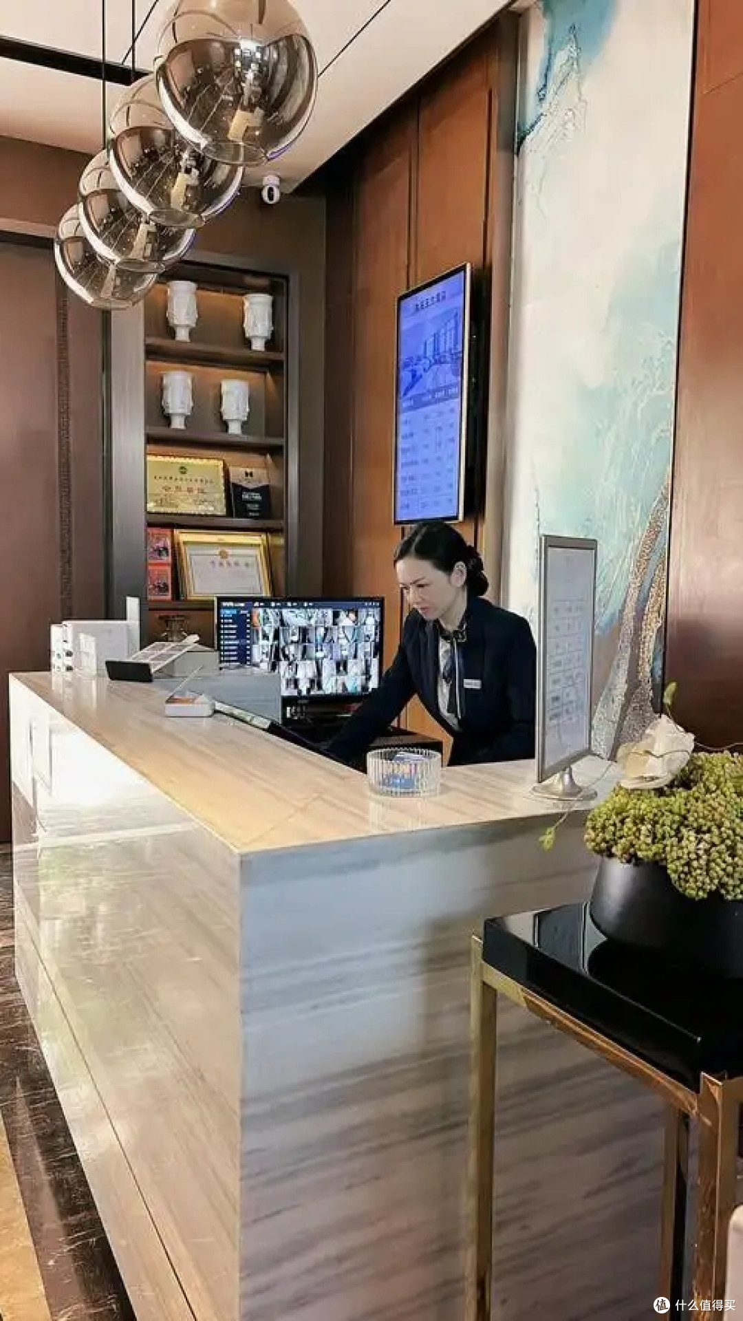 五星级酒店倒闭潮来了,但全季凭3毛一瓶的水,给同行狠狠上一课