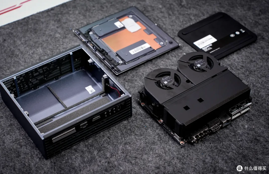 桌面级AI算力革命：技嘉GIGABYTE AI TOP ATOM尝鲜（开箱+拆解）
