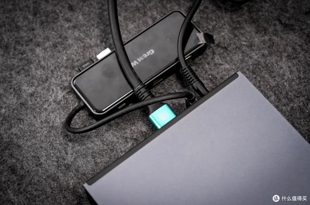 桌面级AI算力革命：技嘉GIGABYTE AI TOP ATOM尝鲜（开箱+拆解）