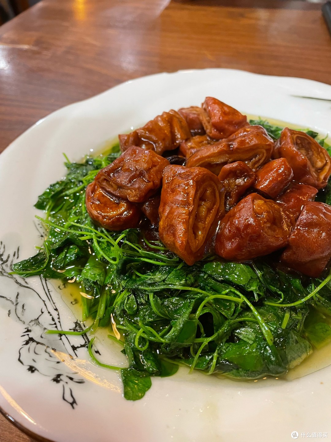 来沪,可以不吃生煎,不去外滩,但绝不能错过本帮菜,尤其这10道