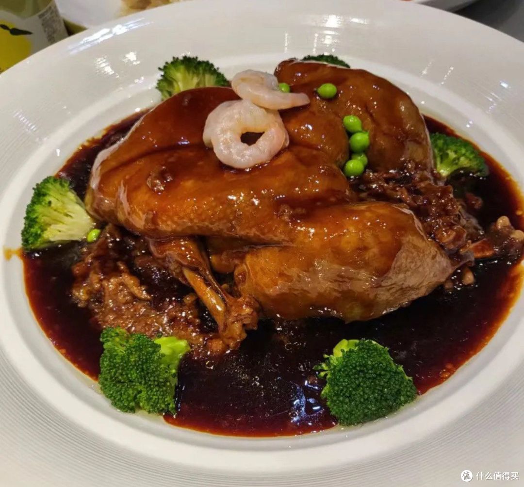 来沪,可以不吃生煎,不去外滩,但绝不能错过本帮菜,尤其这10道
