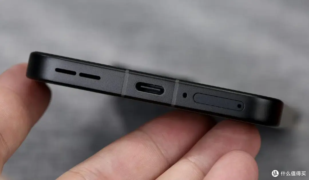 一加也开始妥协，骁龙8Gen5+8300mAh，旗舰新机“重回低价”