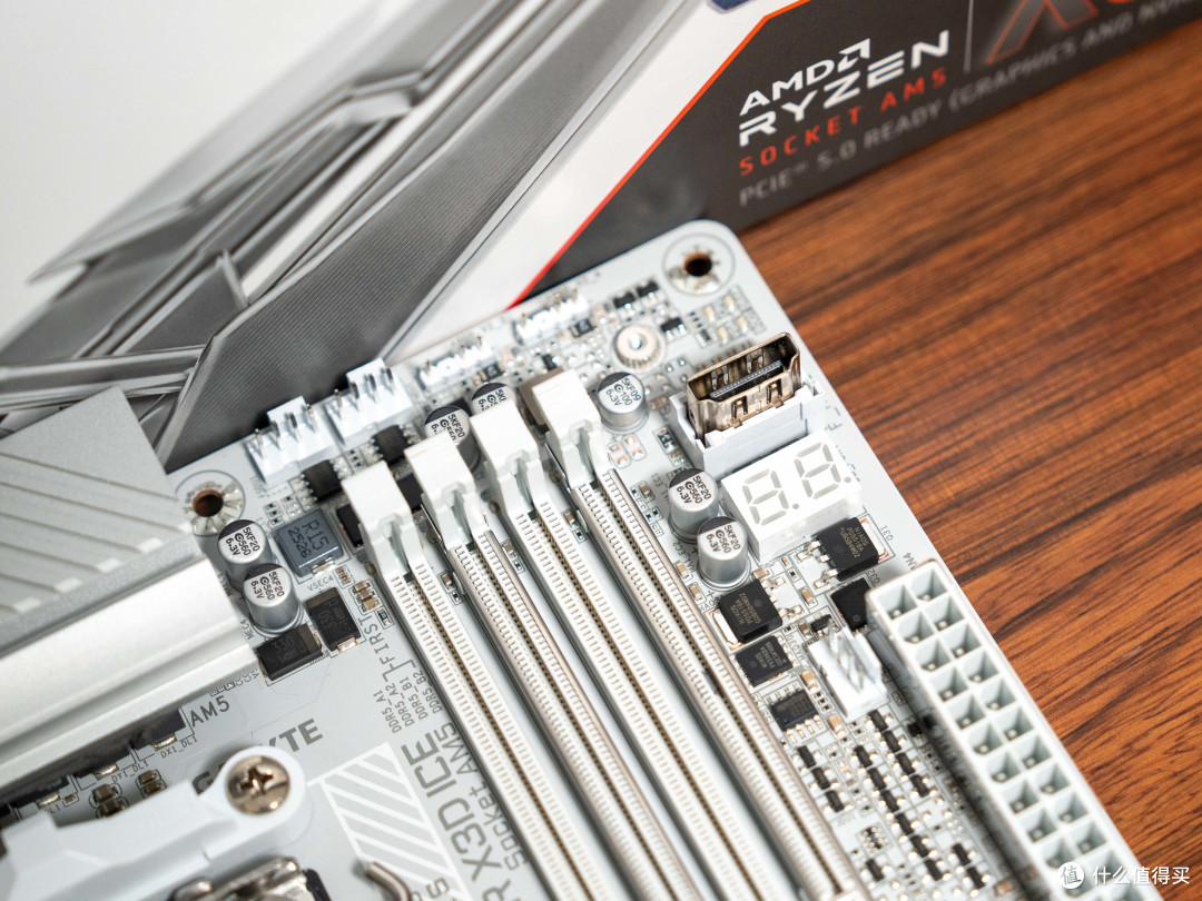 游戏新王登基,AMD R7 9850X3D+技嘉X870E X3D超级冰雕主板测评