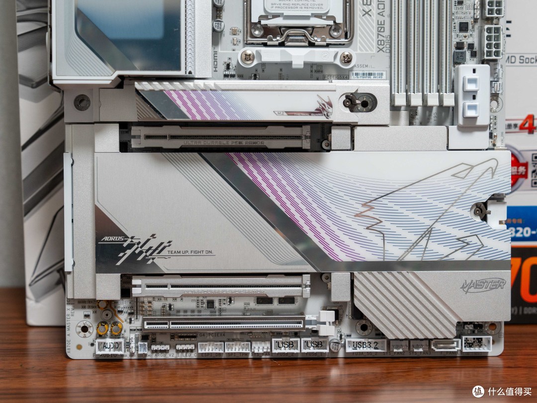 游戏新王登基,AMD R7 9850X3D+技嘉X870E X3D超级冰雕主板测评