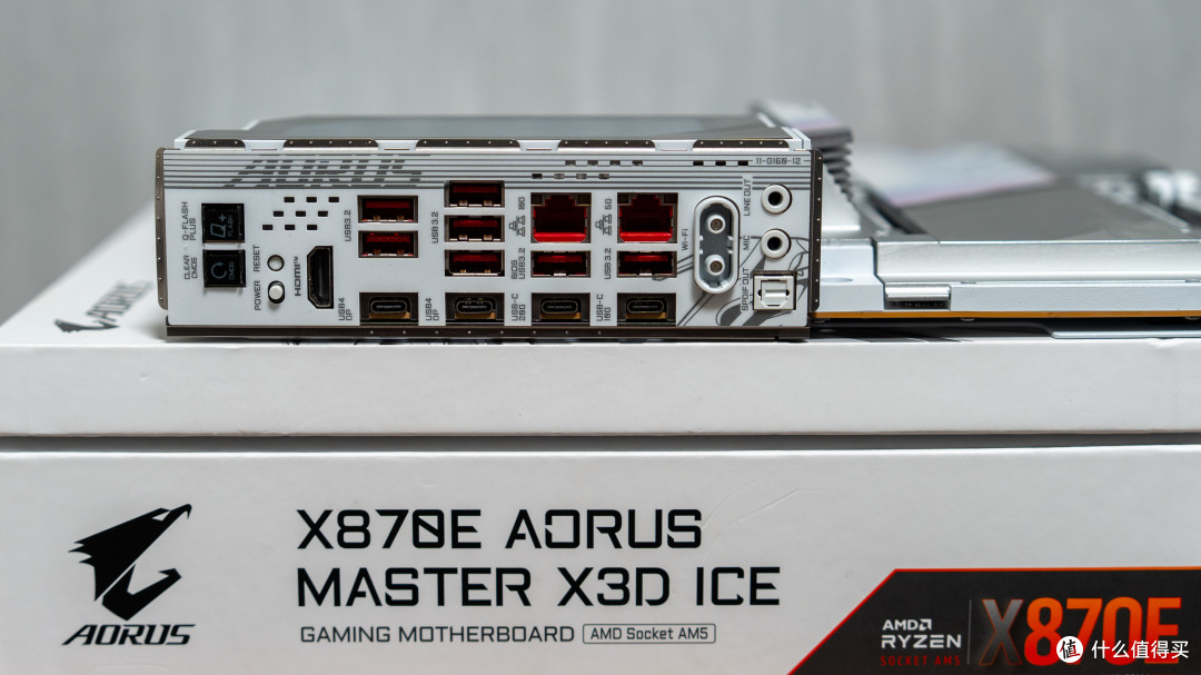 游戏新王登基,AMD R7 9850X3D+技嘉X870E X3D超级冰雕主板测评