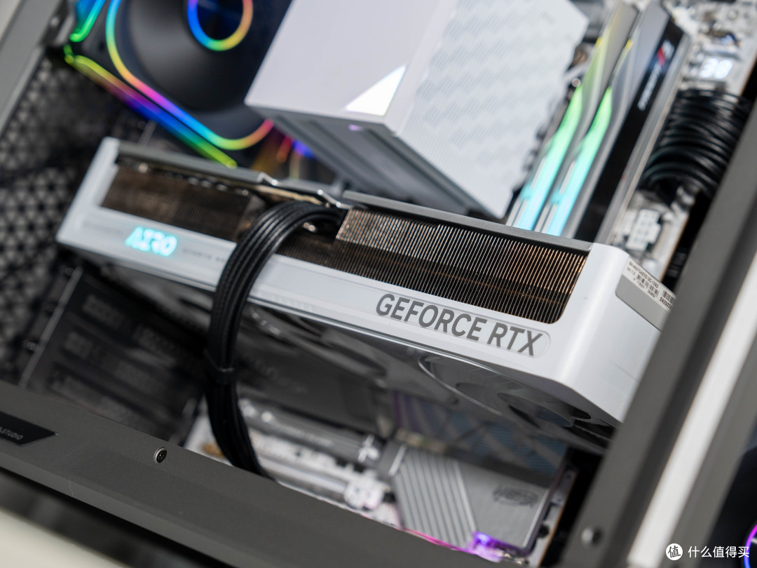 游戏新王登基,AMD R7 9850X3D+技嘉X870E X3D超级冰雕主板测评