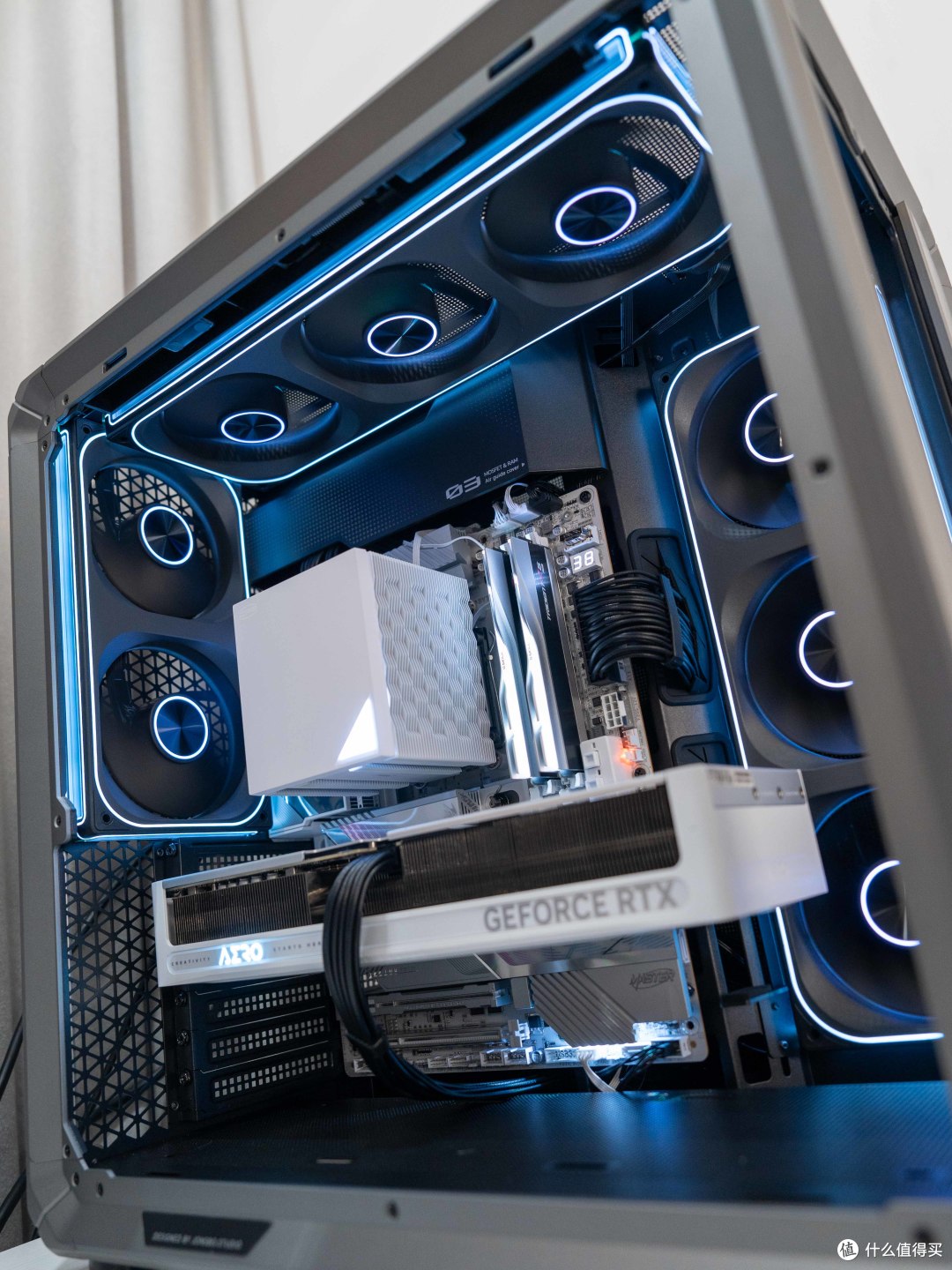 游戏新王登基,AMD R7 9850X3D+技嘉X870E X3D超级冰雕主板测评