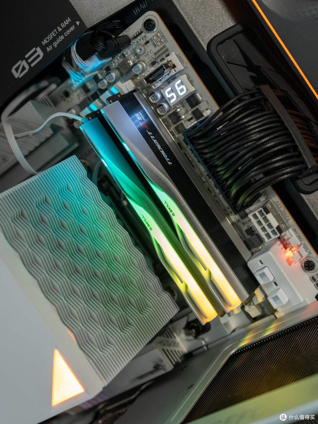 游戏新王登基,AMD R7 9850X3D+技嘉X870E X3D超级冰雕主板测评