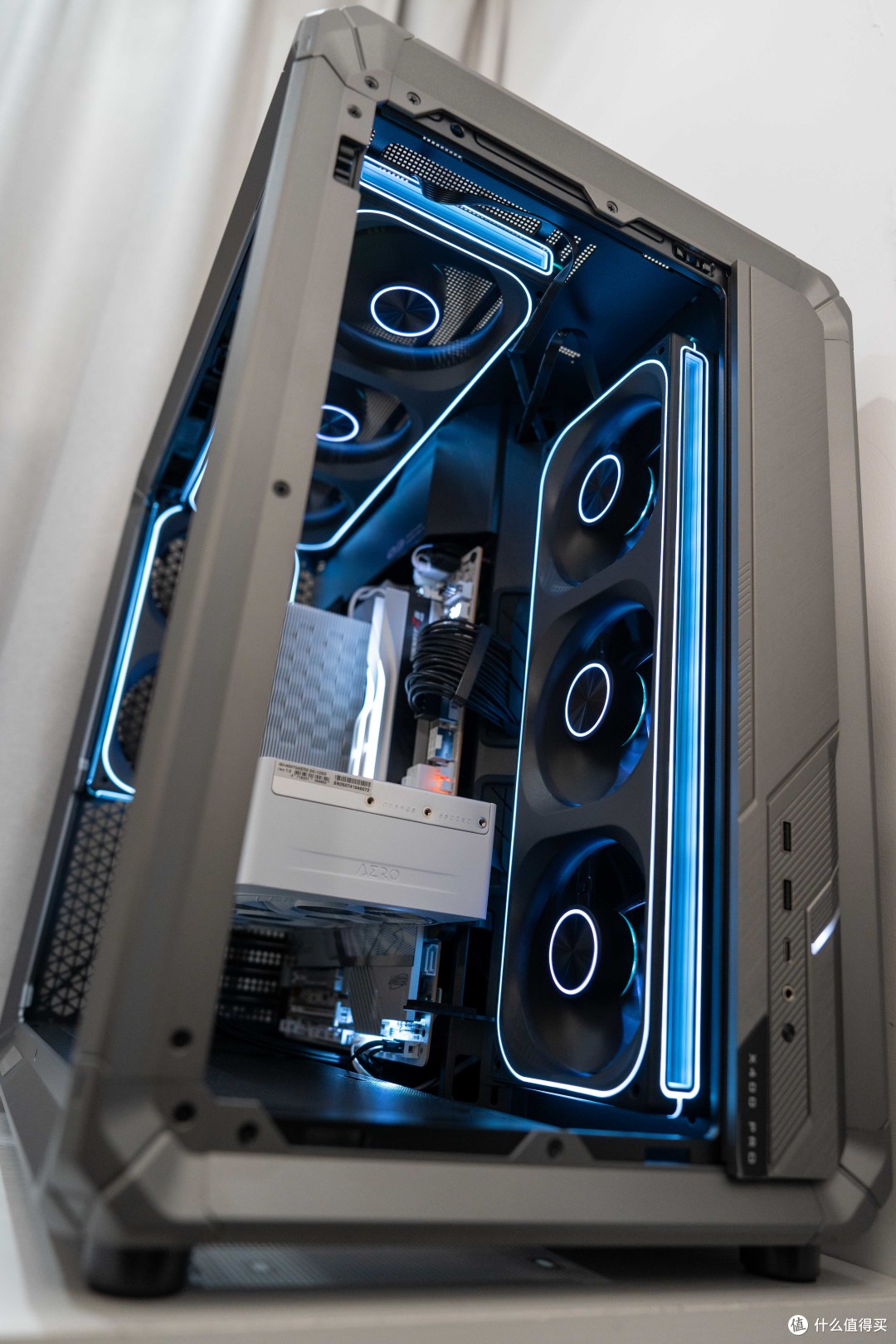 游戏新王登基,AMD R7 9850X3D+技嘉X870E X3D超级冰雕主板测评