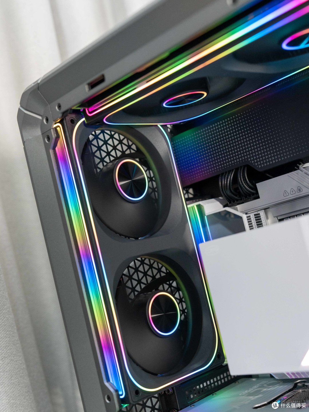 游戏新王登基,AMD R7 9850X3D+技嘉X870E X3D超级冰雕主板测评