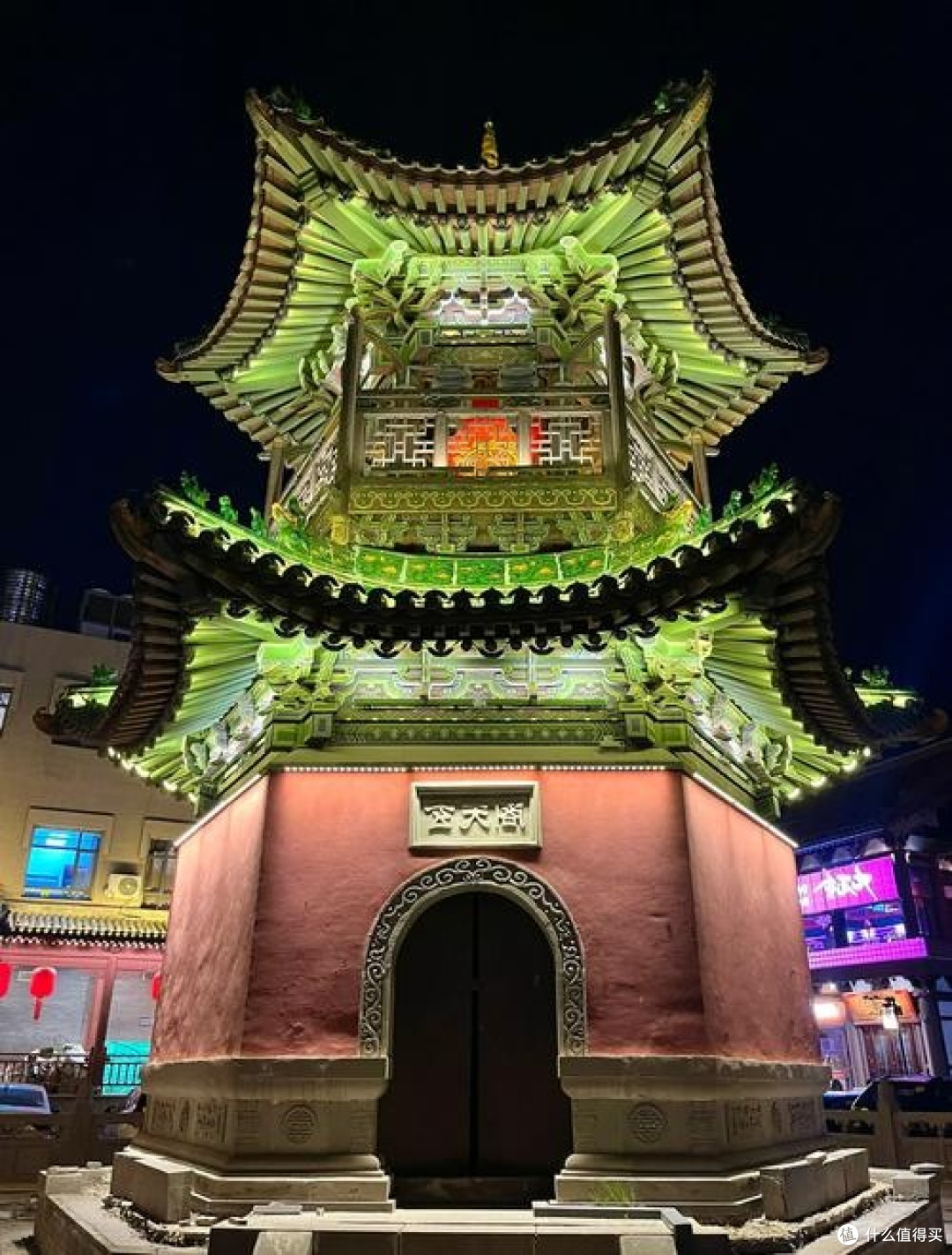 春节游大同：古城墙下赏灯，古寺里祈新年