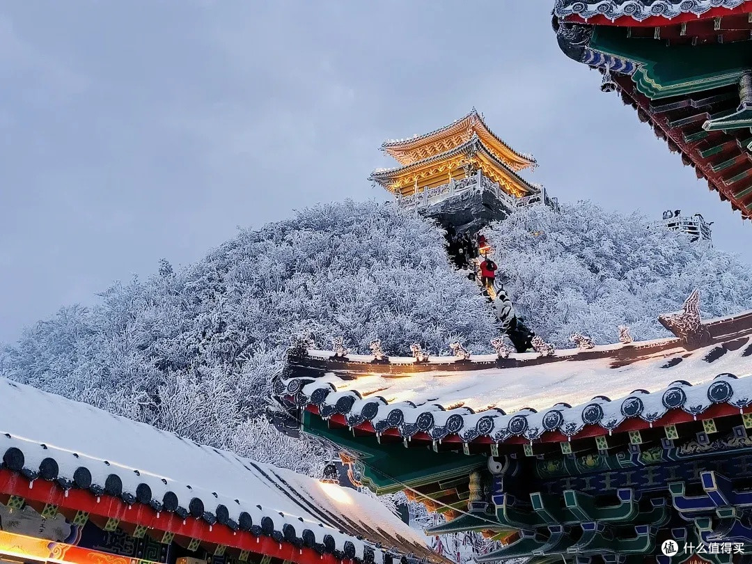 新春踏雪赴老君山