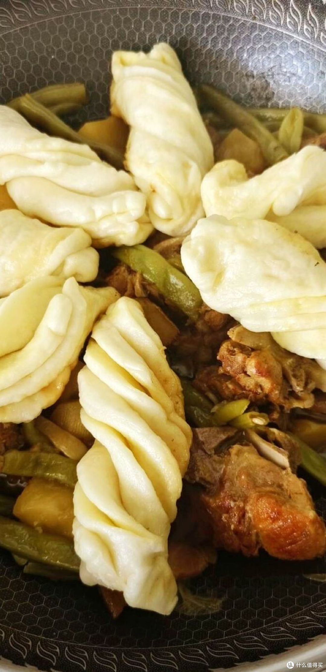东北铁锅贴饼子,大铁锅里熬菜,一般都是哪些?