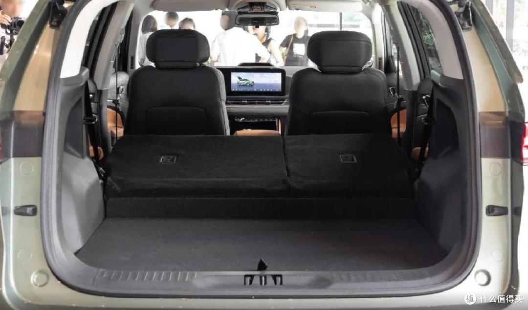 15万预算买中型燃油SUV?福特领睿后排能当床,配置很良心
