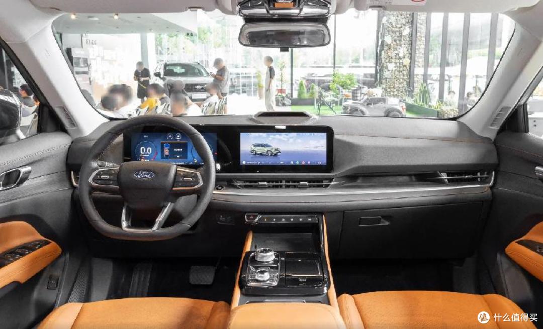 15万预算买中型燃油SUV?福特领睿后排能当床,配置很良心