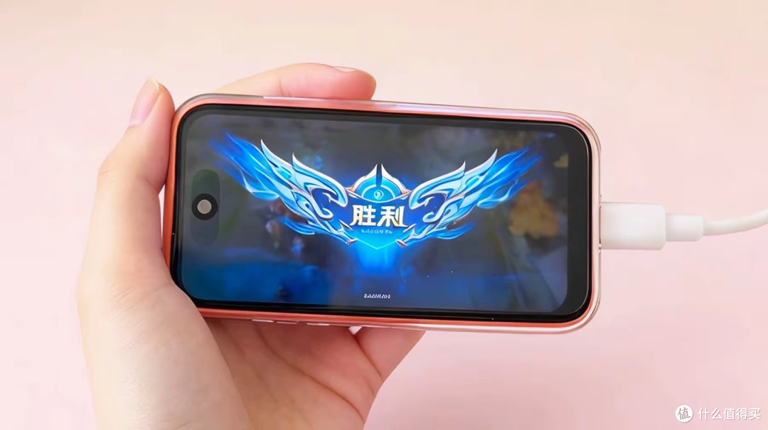 国产3.75英寸小屏幕智能手机:硬件设计以假乱真,功能正常用
