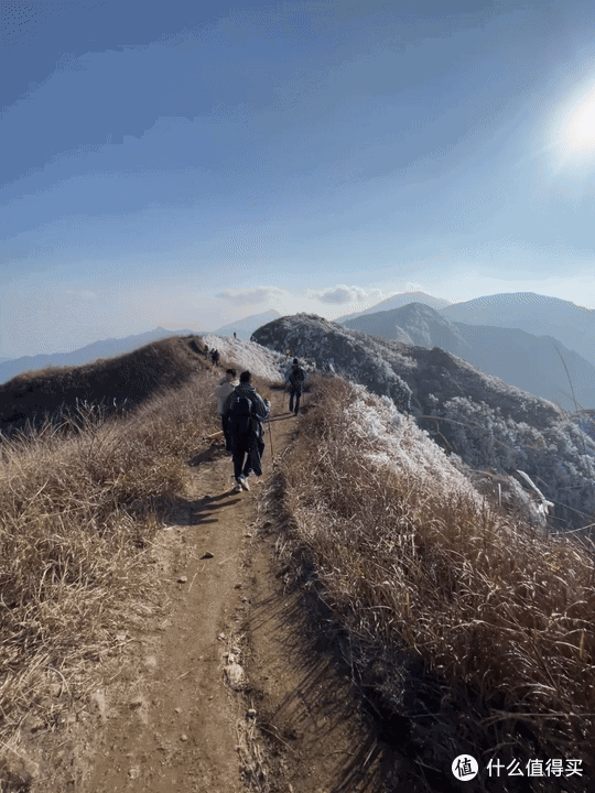 登山杖全科普:选对、用对,才是解锁户外徒步安全感