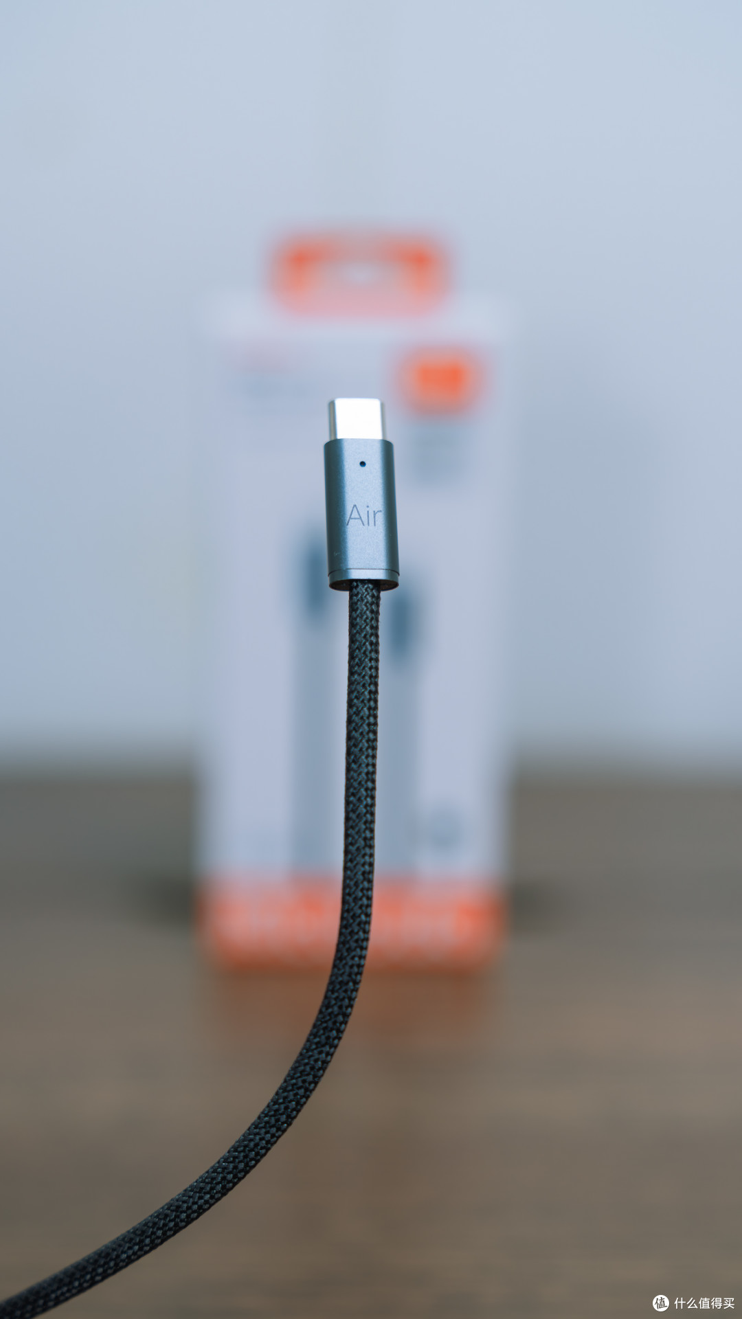 一线多用——麦多多240W USB-C转USB-C超薄数据线