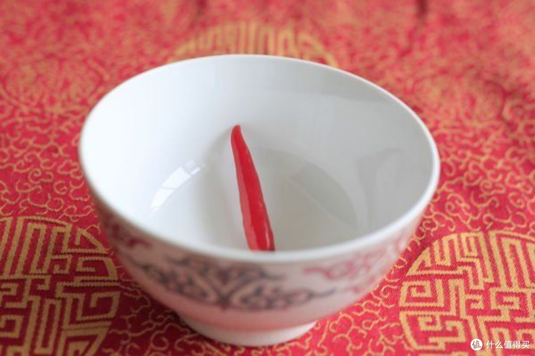 陪伴我十几年的盘子碗,也是情感的寄托!