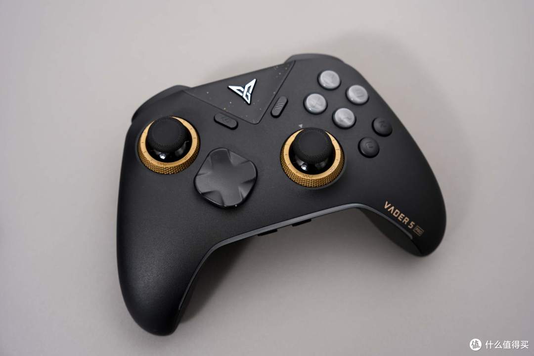 新品首发:飞智黑武士5Pro,全平台适配的竞技神器