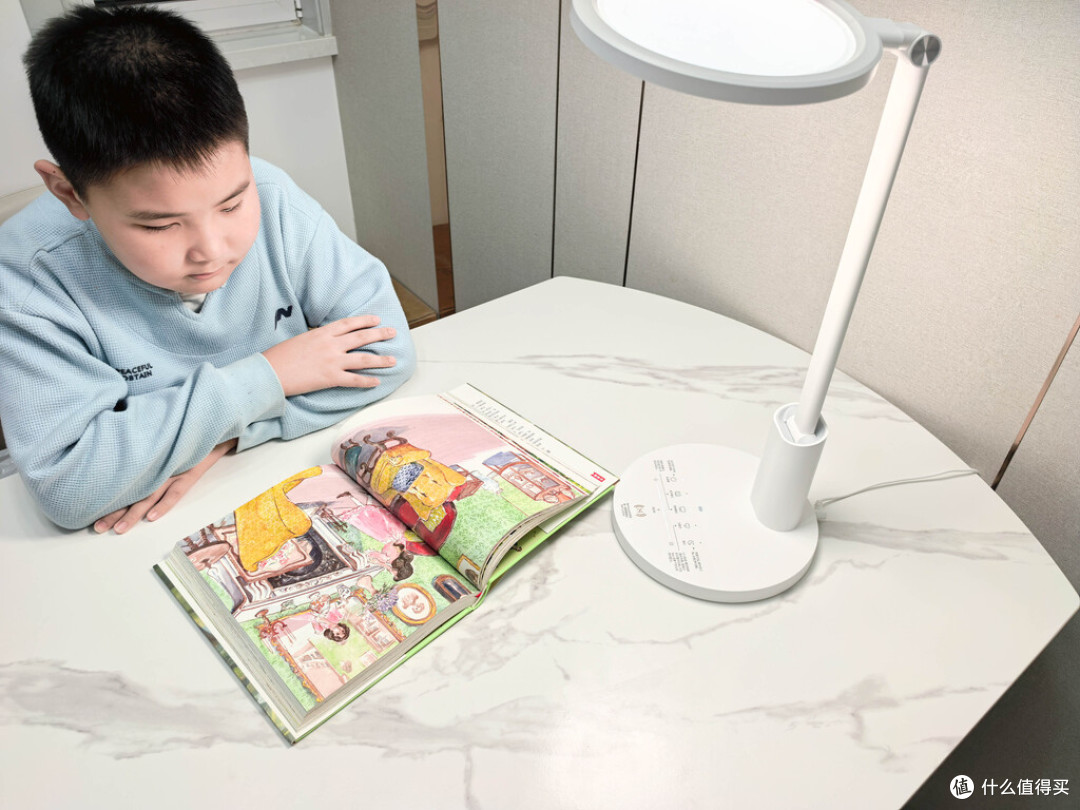 如何给孩子选择护眼灯?鸿蒙智选达伦智能台灯3Pro照进我的心坎里