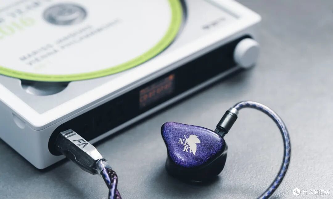 「BASS+2 “嘿喂狗!”」广义好听的便携 CD 机 | FIIO DM15 R2R