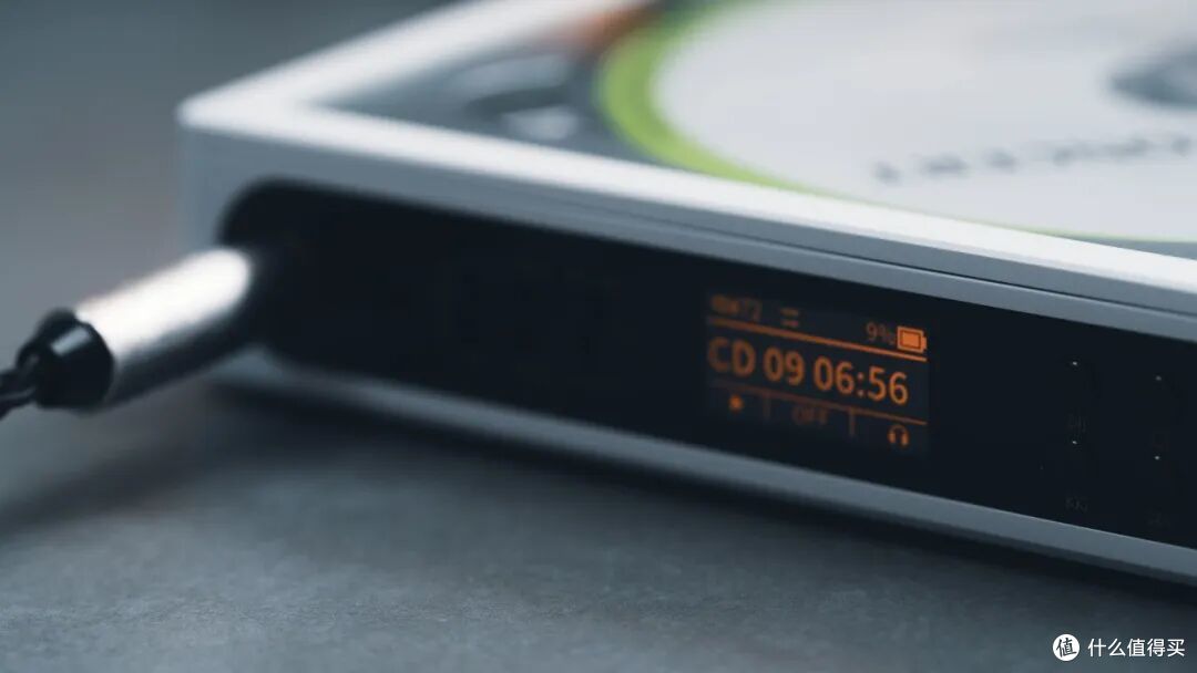 「BASS+2 “嘿喂狗!”」广义好听的便携 CD 机 | FIIO DM15 R2R