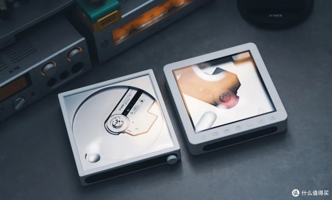 「BASS+2 “嘿喂狗!”」广义好听的便携 CD 机 | FIIO DM15 R2R
