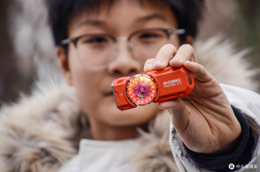 手电卷成潮玩,迈特明酷 TACUBE 3.0 的N种打开方式