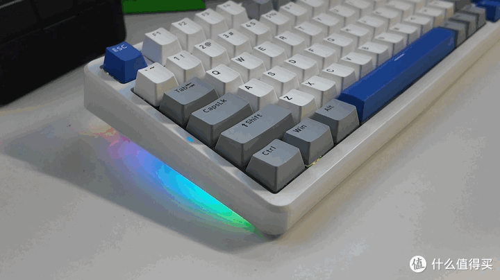 外设旗舰双子星:雷柏V700DIY-98长续航版&VT9最强续航套装测评
