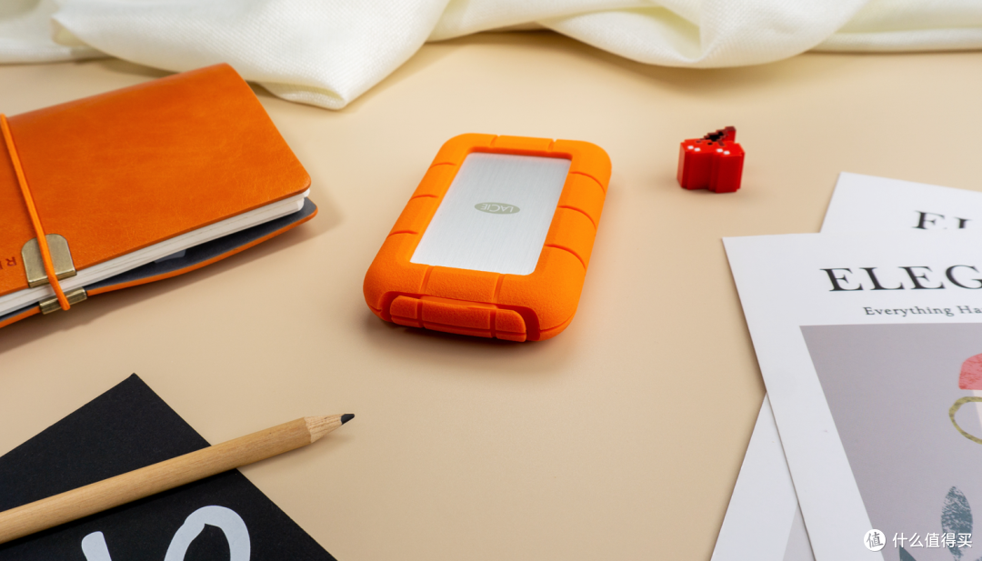 速度狂魔+硬核铠甲:雷孜LaCie Rugged SSD4的4000MB/s测试