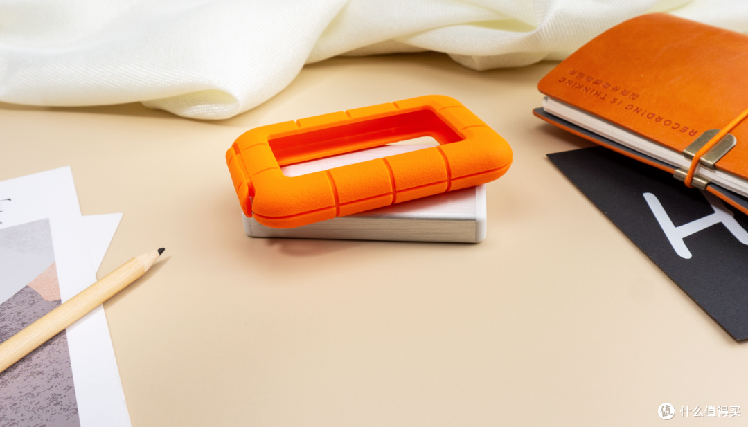 速度狂魔+硬核铠甲:雷孜LaCie Rugged SSD4的4000MB/s测试